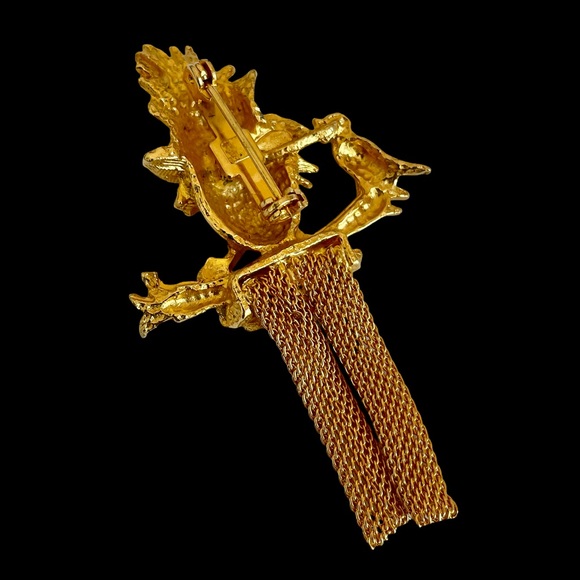 Vintage Goldtone Scarecrow Brooch With Mesh Legs - Picture 3 of 3